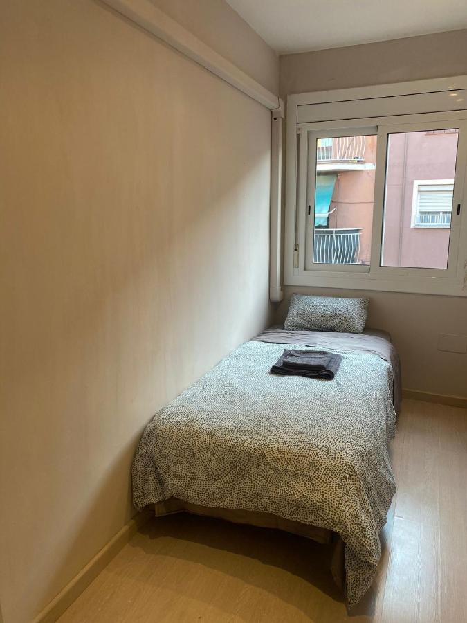 Cozy Apartment At A Great Location! L'Hospitalet de Llobregat Exterior photo